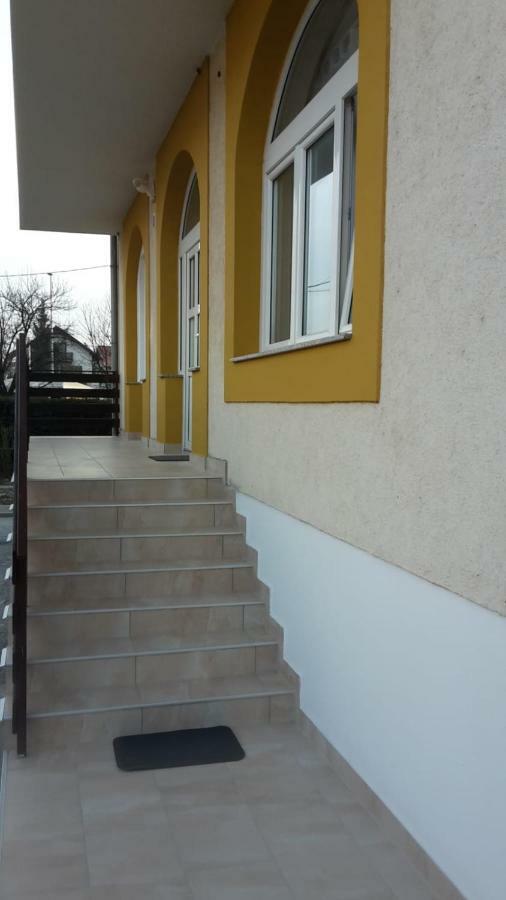 Marko Airport Rooms Велика Горица Екстериор снимка