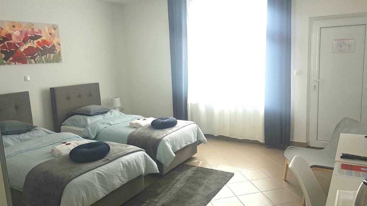 Marko Airport Rooms Велика Горица Екстериор снимка