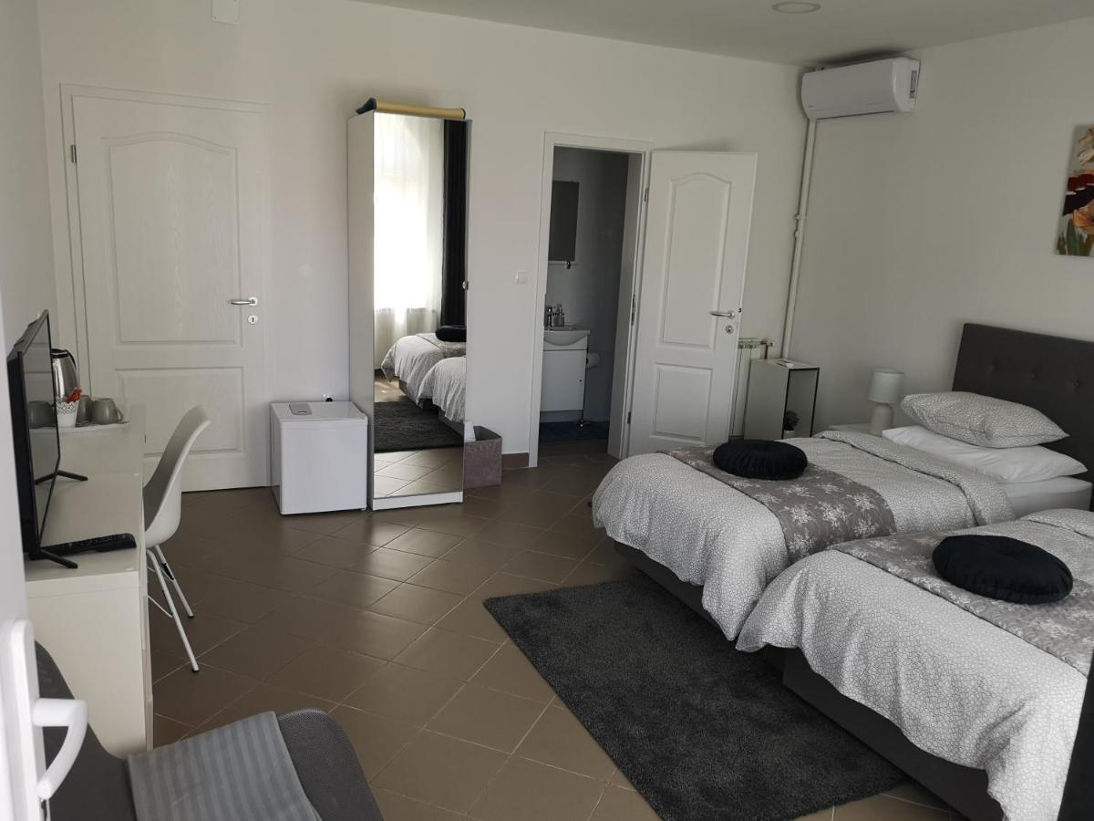Marko Airport Rooms Велика Горица Екстериор снимка